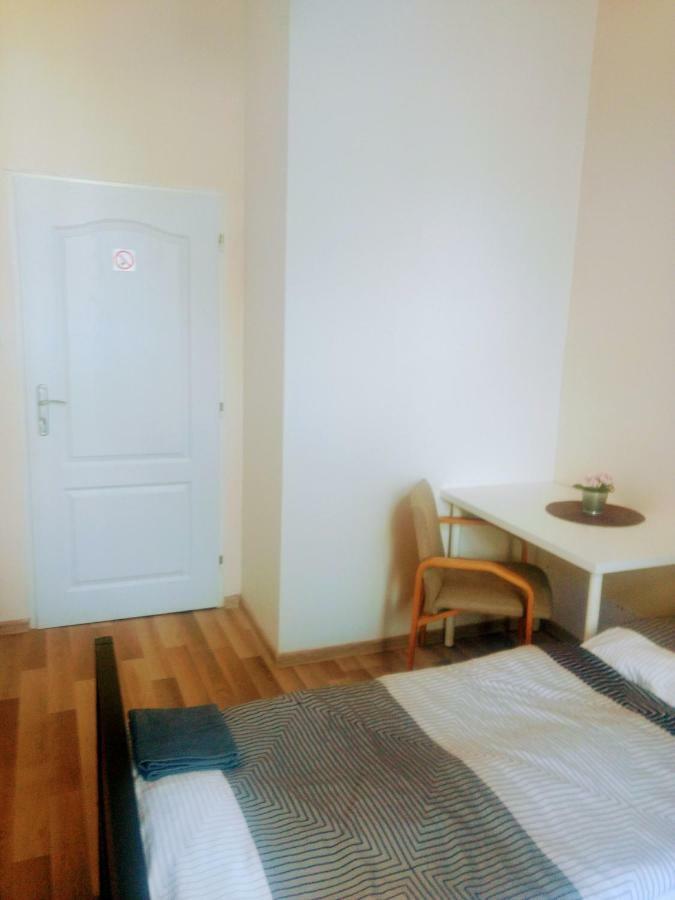 Irmas Hostel Prága Kültér fotó